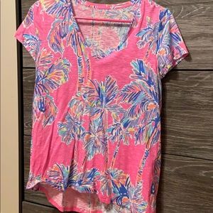 GUC lilly Pulitzer t shirt